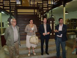 Inauguración de la exposición de obra gráfica de Manolo Valdés en el CIEC de Betanzos. Agosto 2009.